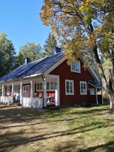 Hogsby Municipality Apartment | Sinnerskog - Urlaub im alten Bahnhof