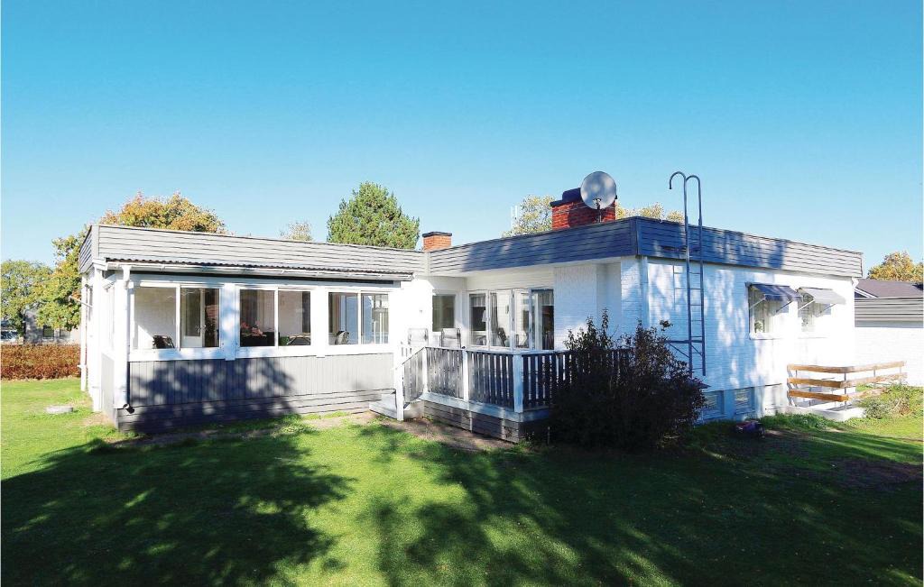 Borgholm House | Six-Bedroom Holiday Home in Borgholm