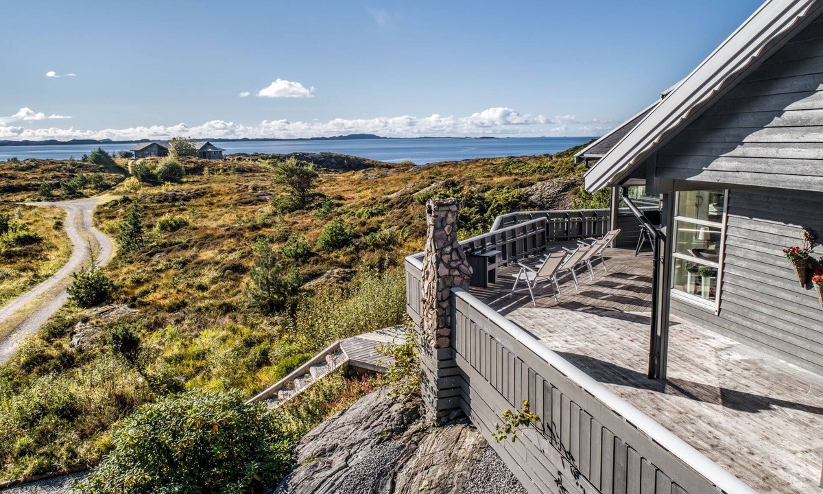 Lammetu House | Sjøbuvågen by Interhome