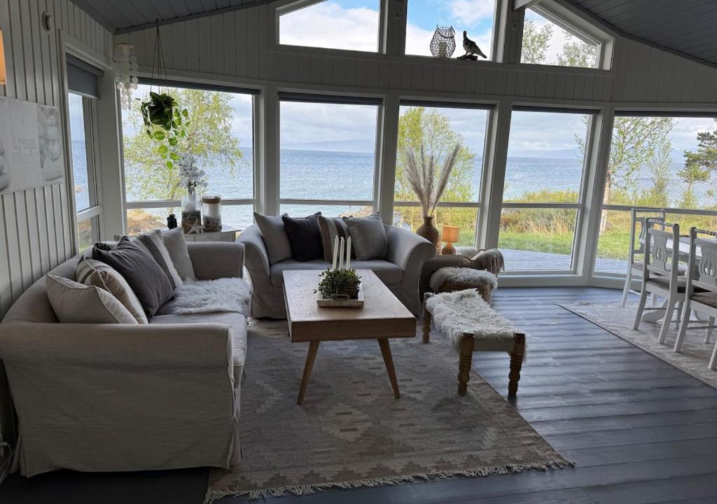 Ballangen House | Sjøhytte med jacuzzi, sauna og panoramautsikt