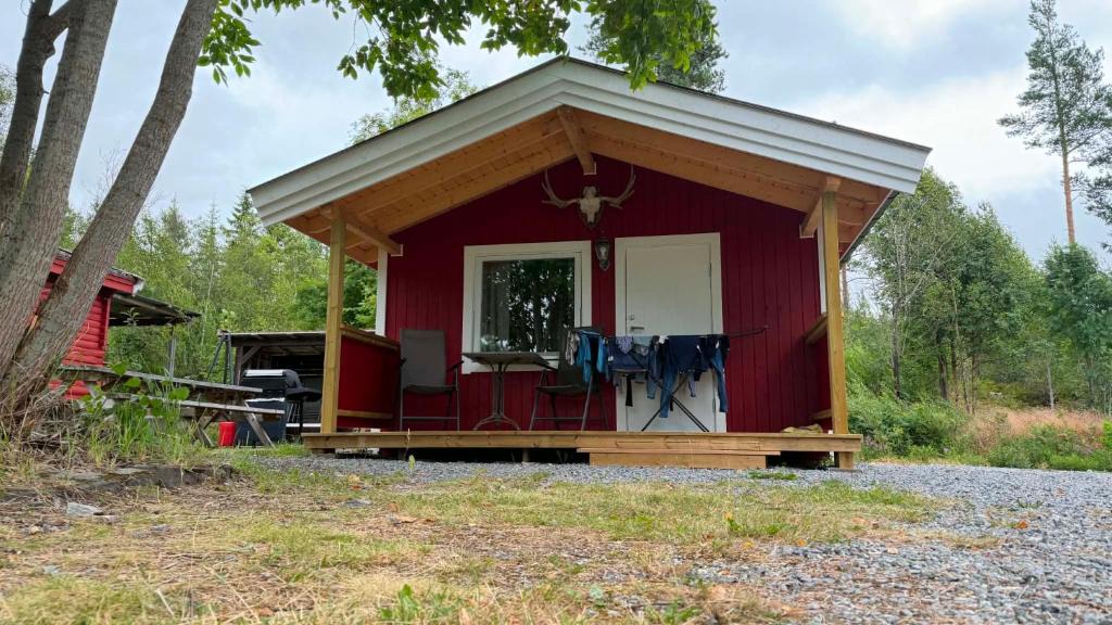Rakkestad Other | Sjarmerende campinghytte i skogen