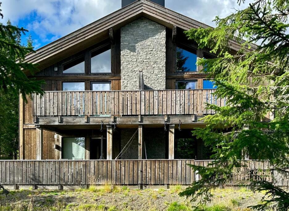 Ringsaker Apartment | Sjusjøen ski in out, ski storage, Wifi, grill & fireplace, modern apartment!