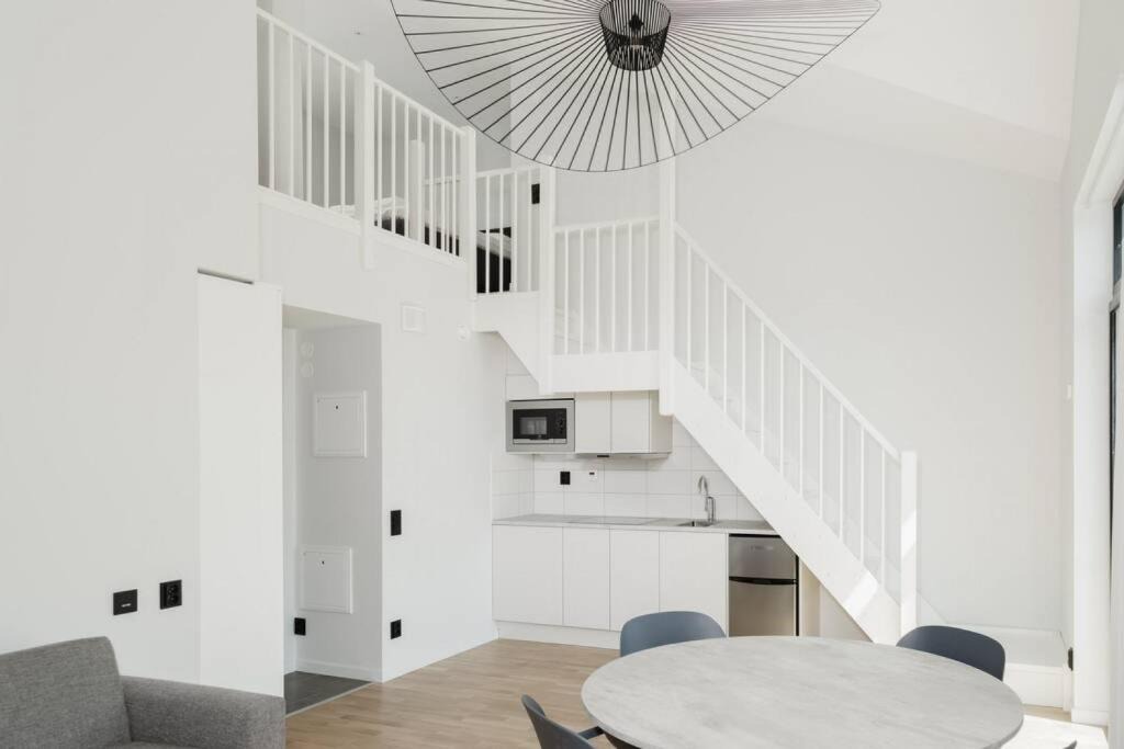 Lidingo Apartment | SK67 Stylish and Full Equipped loft with free parking