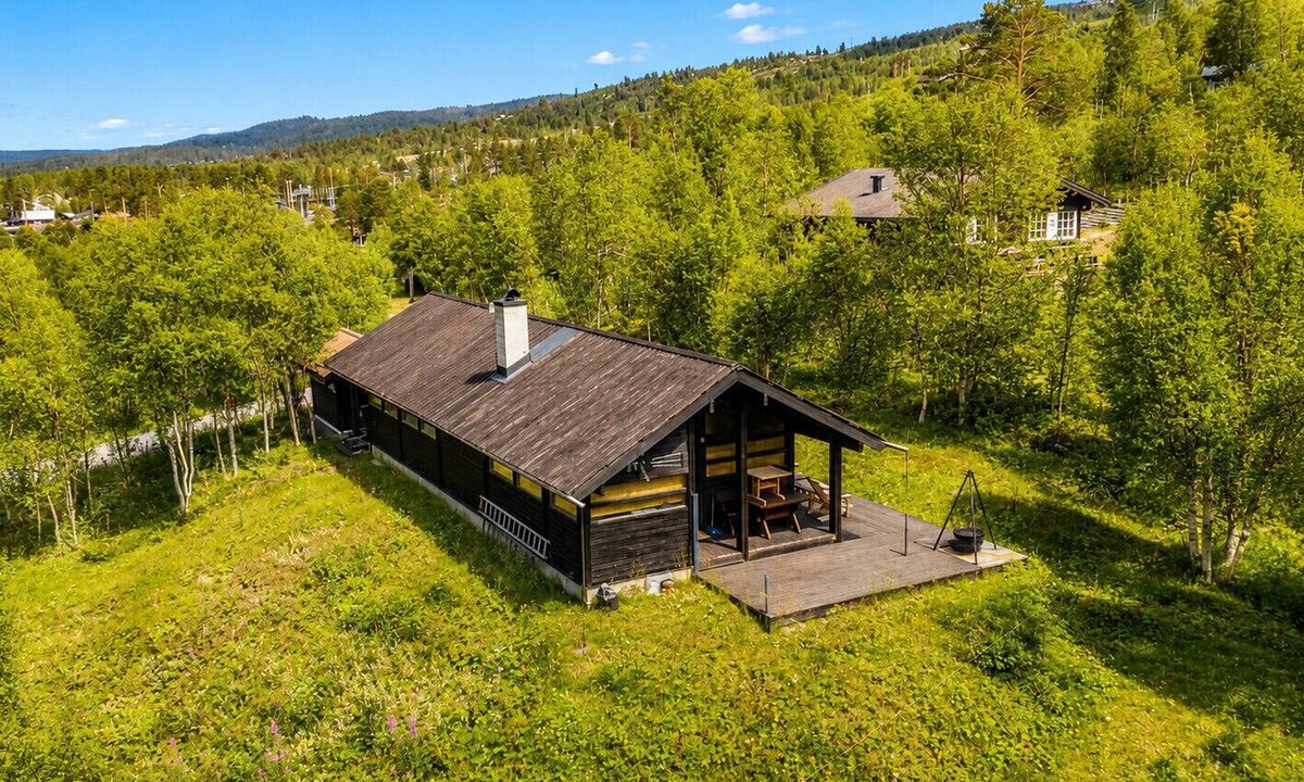 Hol Municipality Cabin | Ski in/Ski out in Geilo – Comfortable Cabin in Vestlia with 3 Bedrooms