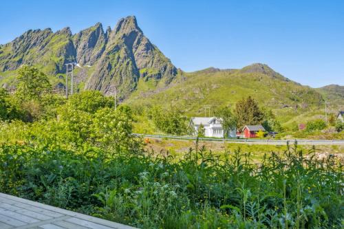 Ballstad House | Skottinden view, Lofoten