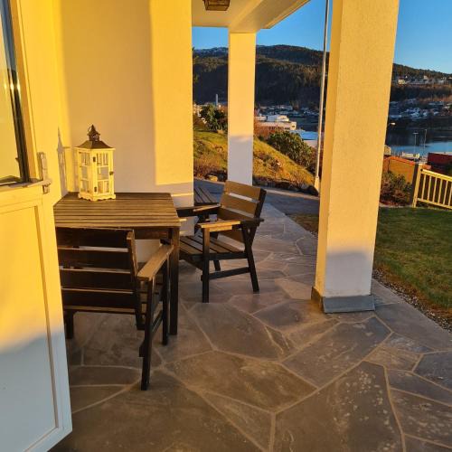 Spjelkavik Apartment | Solbakken, nice Apartment by the Sea in Ålesund