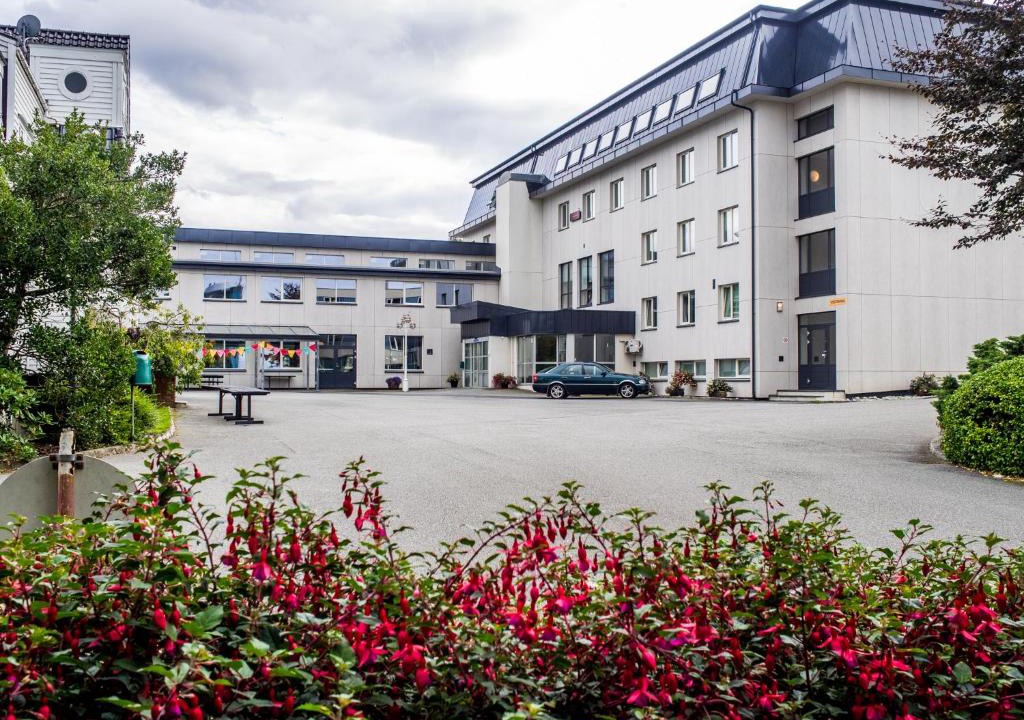 Stavanger Hostel | Solborg Folkehøgskole Hostel