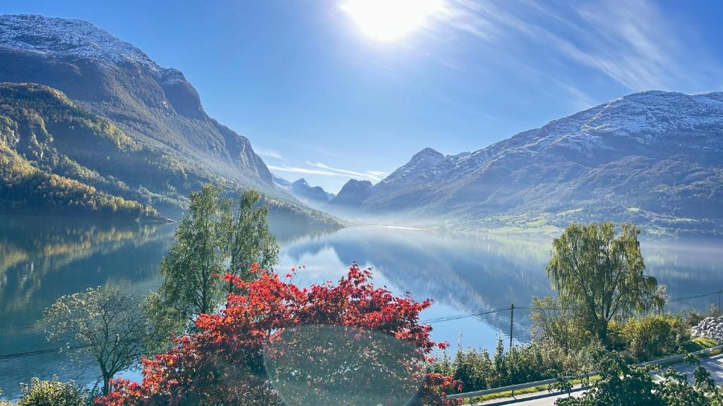 Stryn Apartment | Solvik Apartment - Fjord View in Loen