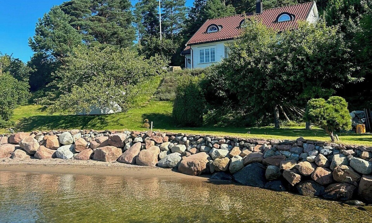 Hurum House | Sommerhus på stranden, stor hage og egen brygge