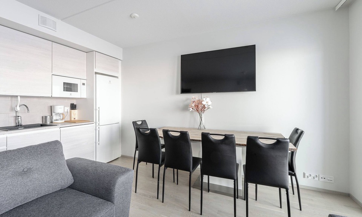 Tampere Apartment | Spacious 1BR Apt. Next to Lake Näsijärvi