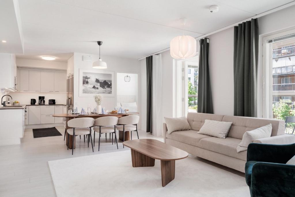 Etelainen District Apartment | Spacious 3-Bedroom Home with Sauna near Helsinki Centre