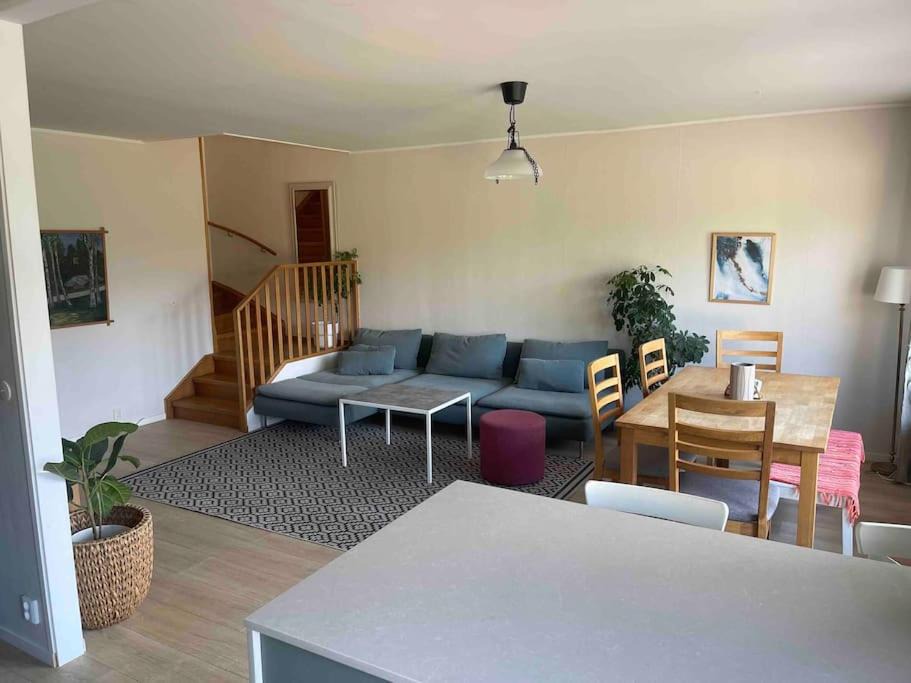 Lundby House | Spacious 4 bedroom with garden - Central location