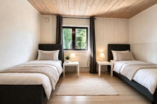 Torslanda Villa | Spacious 7BR Villa with Parking for Large Groups