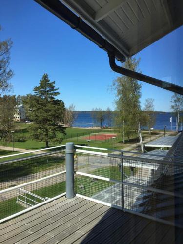 Rauha Apartment | Spacious and Fresh 2BR home close by Lake and Park