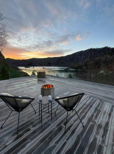 Lund House | Spacious Cabin With Lake Views In Åvesdalen