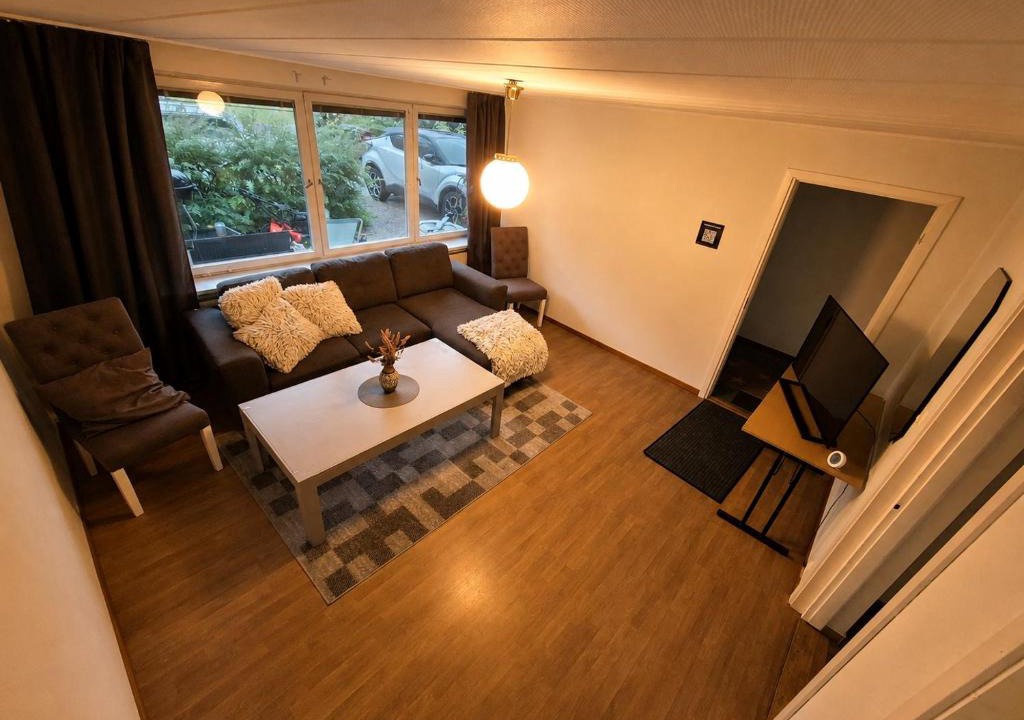 Pitea Apartment | Spacious central guest floor with sauna and private entrance