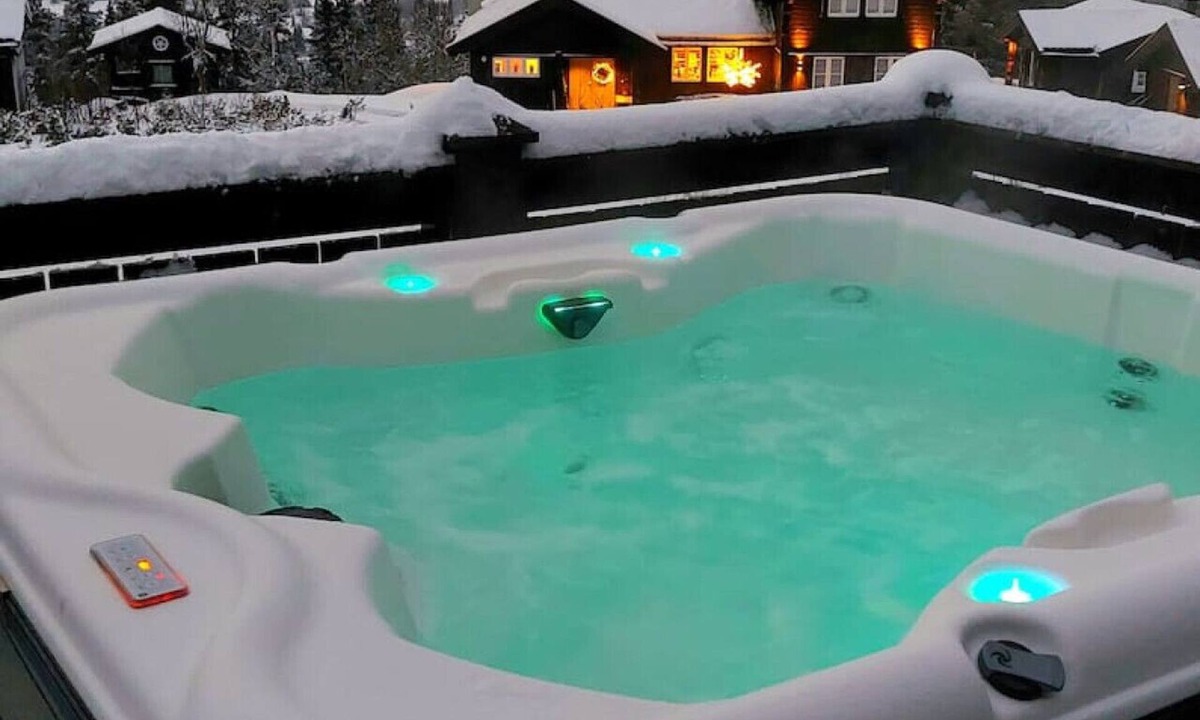 Nord-Aurdal Cabin | Spacious Family Cabin with Jacuzzi