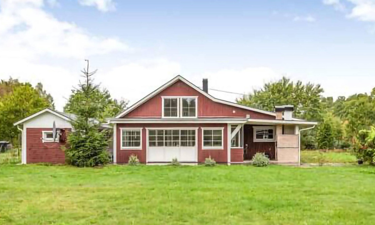 Tollarp House | Spacious house with sauna, whirlpool and close to the forest.