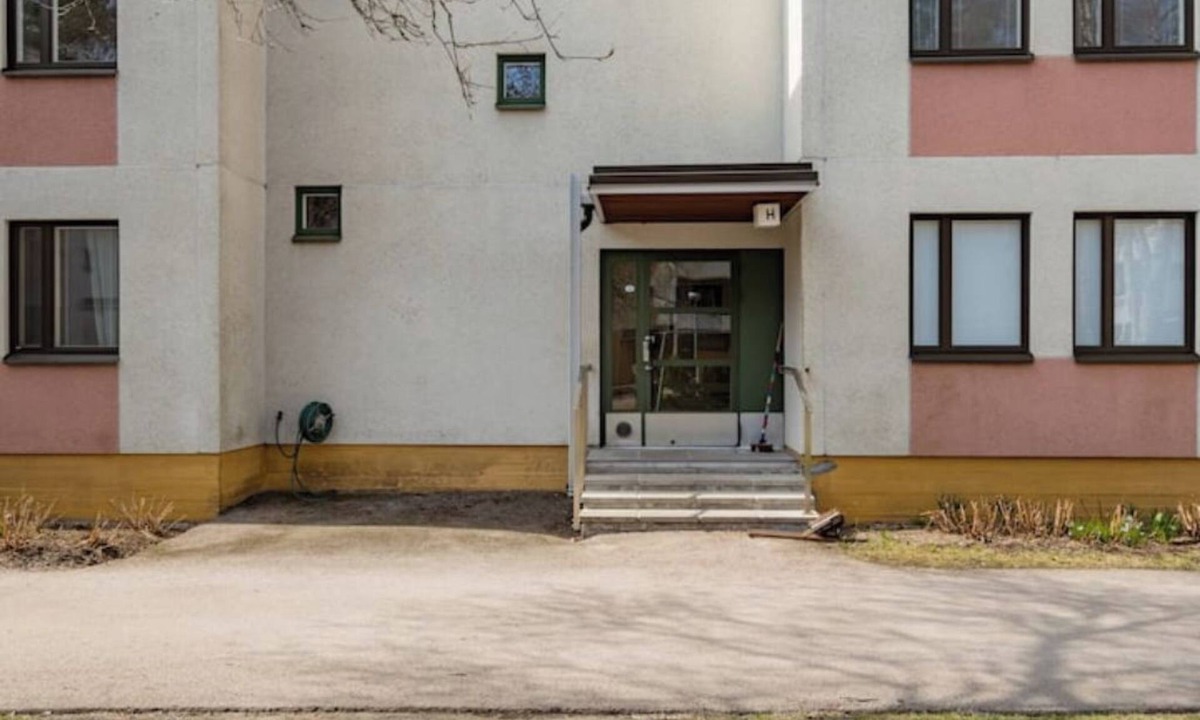 Leppavaara Apartment | Spacious room in Helsinki, Aalto