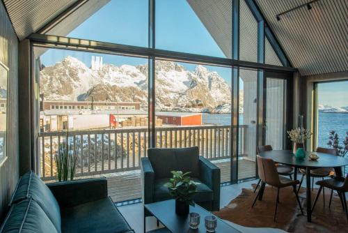 Henningsvaer Apartment | Spectacular view sea front Henningsvær