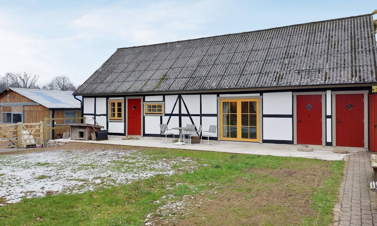 Jonstorp House | Spend your vacation on a horse farm!