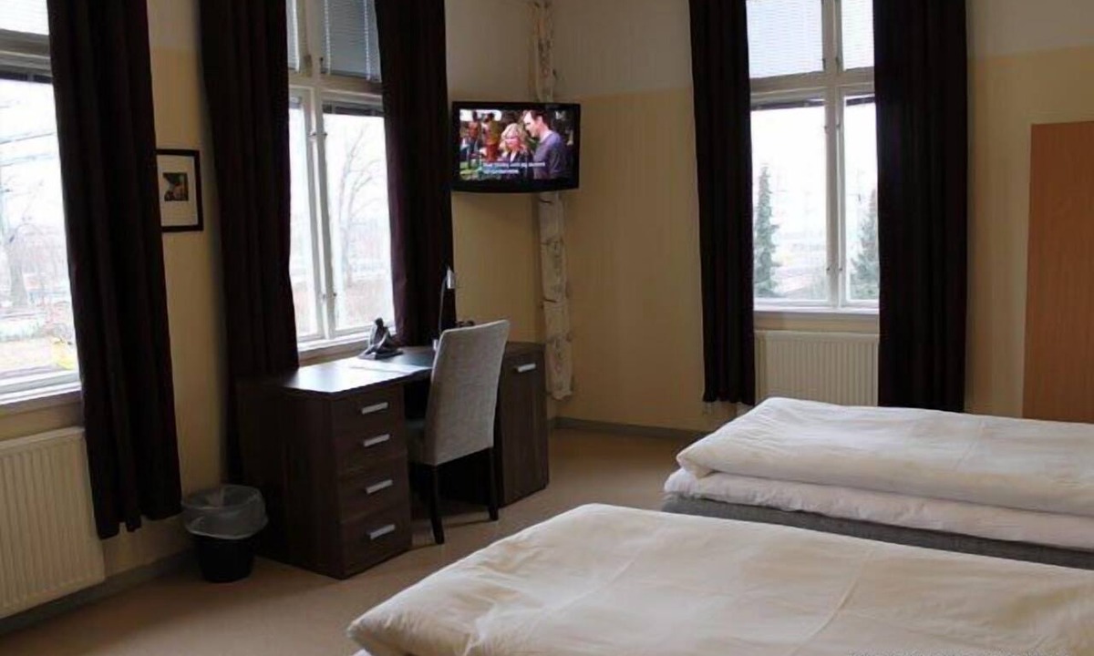 Byjorden-Nibbles- Backe Hotel | Stationshusets Hotell och Café