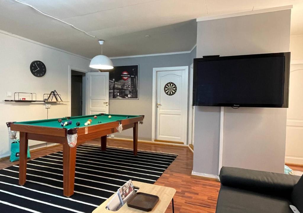 Stavanger Apartment | Stavanger BnB 15 Central Apartment with Private Sauna Billiards