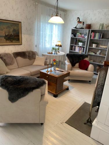 Vindeln Apartment | Stay in Skogmästarvillan Hear the roar of the Vindelälven river