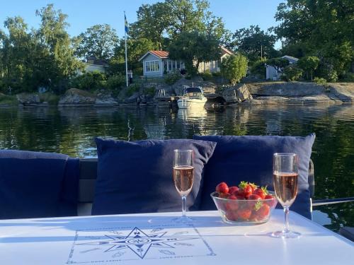 Karlshamn Municipality Boat Rental | Stay on the sea - unique boat experience
