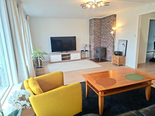 Kristiansand Apartment | Stay Together in One Spacious 3 Storey Home Private Comfortable Ideal for Groups