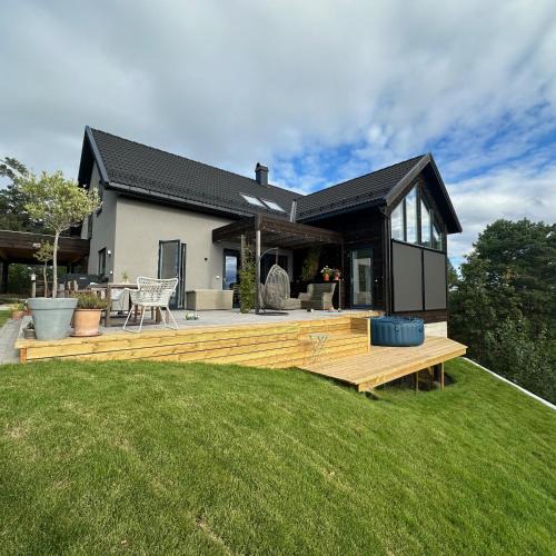 Larvik House | Stor familiebolig med panoramautsikt