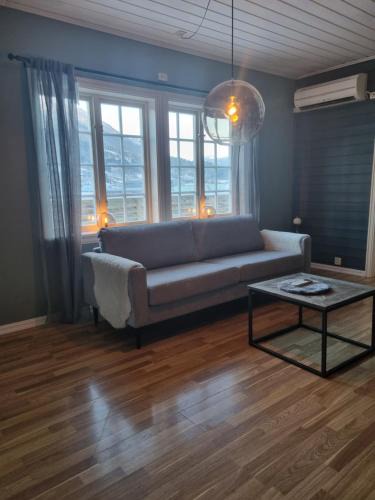 Forde Apartment | Stor leilighet med 4 senger sentralt i Førde
