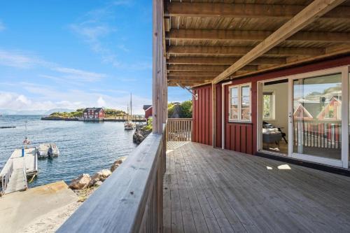 Stamsund Apartment | Stor rorbu med hoy standard