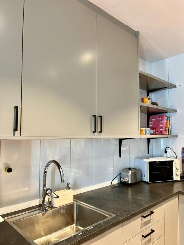 Olivedal Apartment | Stor Takvåning i centrum