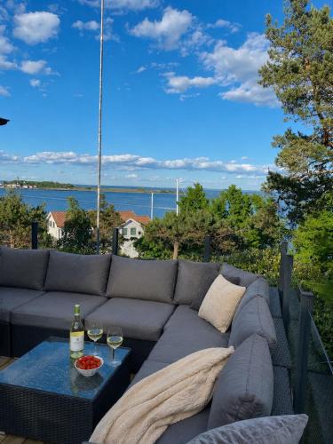 Tonsberg Villa | Stort feriehus med sjøutsikt med det lille ekstra