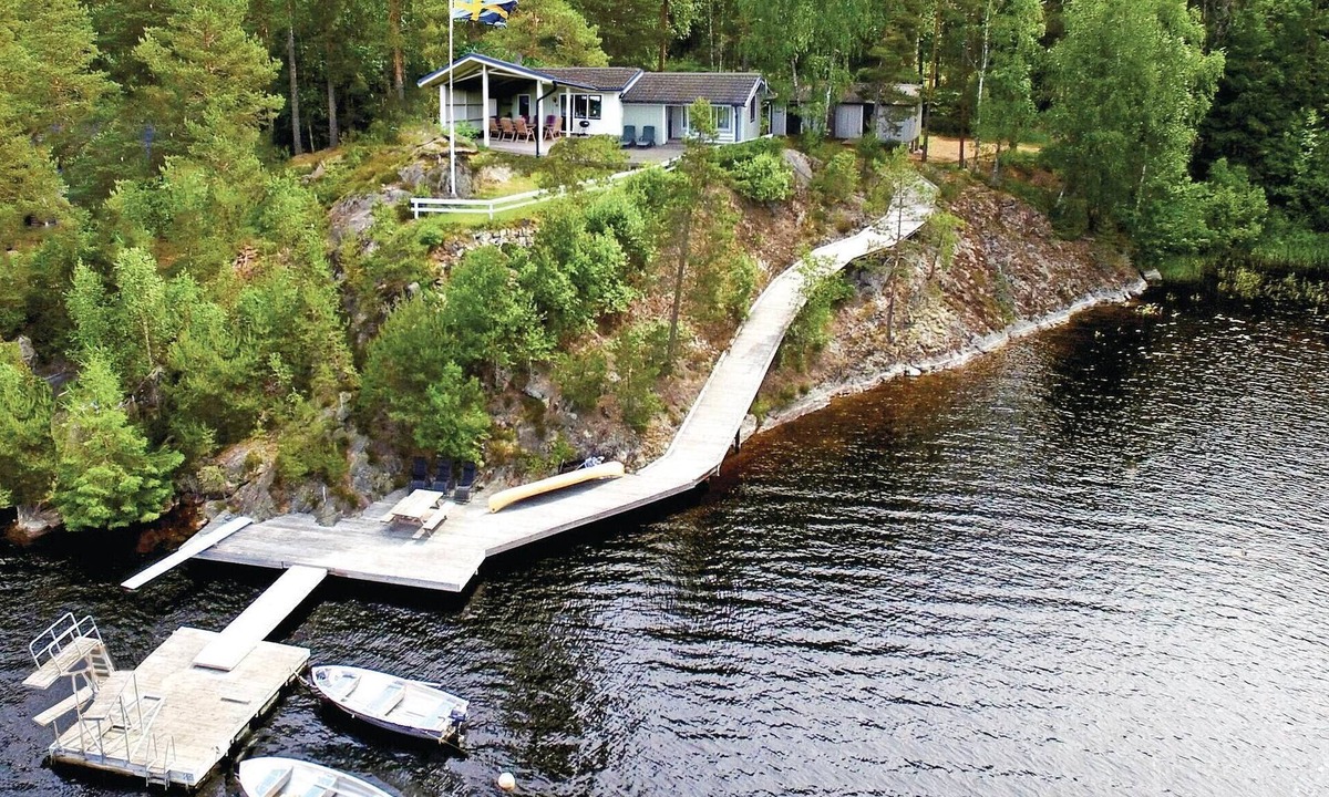 Ostra Viker House | Stunning home in årjäng with WiFi