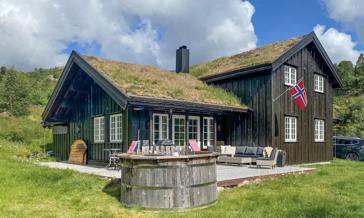 Ljosland House | Stunning home in åseral with sauna