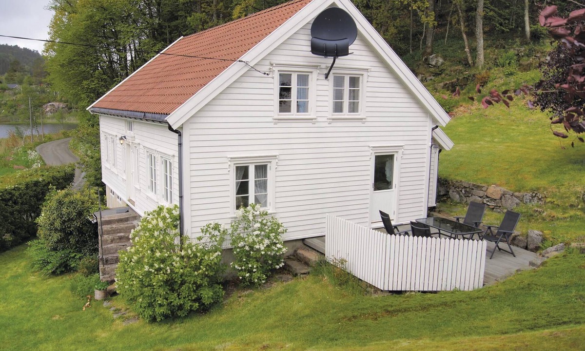 Farsund House | Stunning home in Farsund with house sea view
