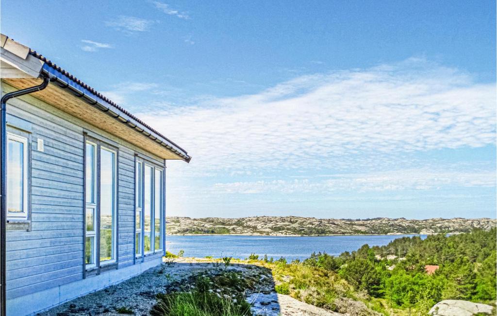 Fitjar House | Stunning Home In Fitjar With House Sea View