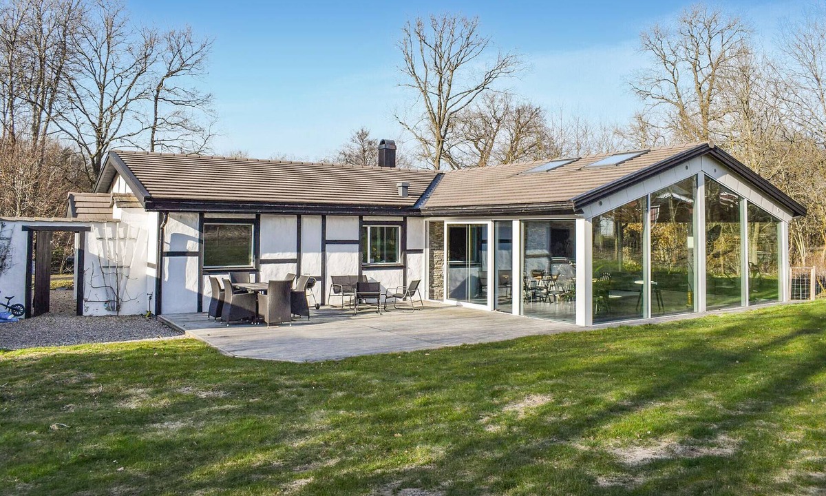Listarum House | Stunning home in Gärsnäs with WiFi