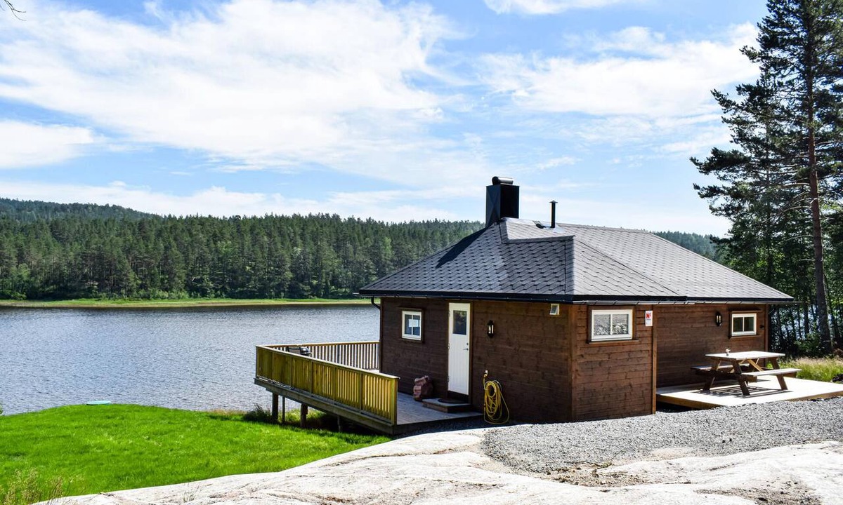 Evje House | Stunning home in Hornnes with house sea view