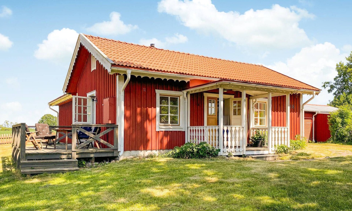 Kalmar House | Stunning home in Kalmar with kitchen