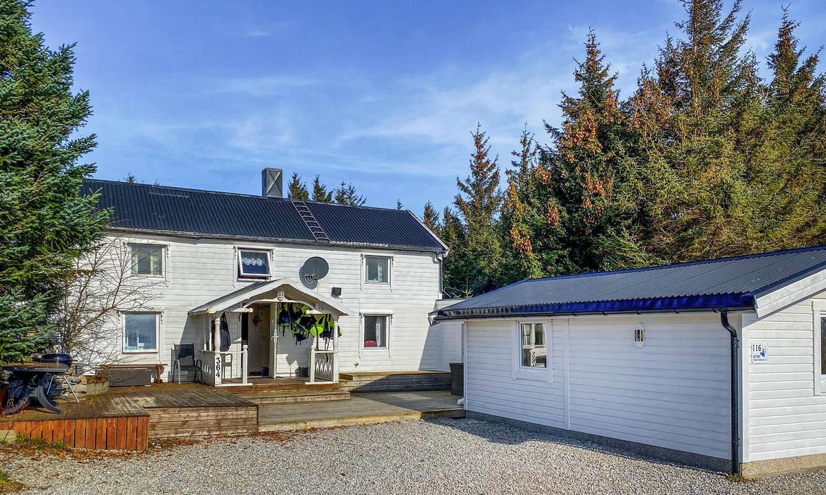 Bogoyvaer House | Stunning home in Kverva with harbor view
