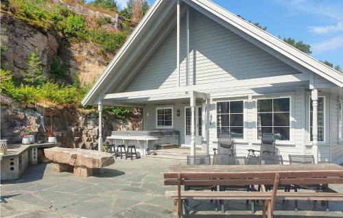 Lindesnes House | Stunning Home In Lindesnes With Sauna