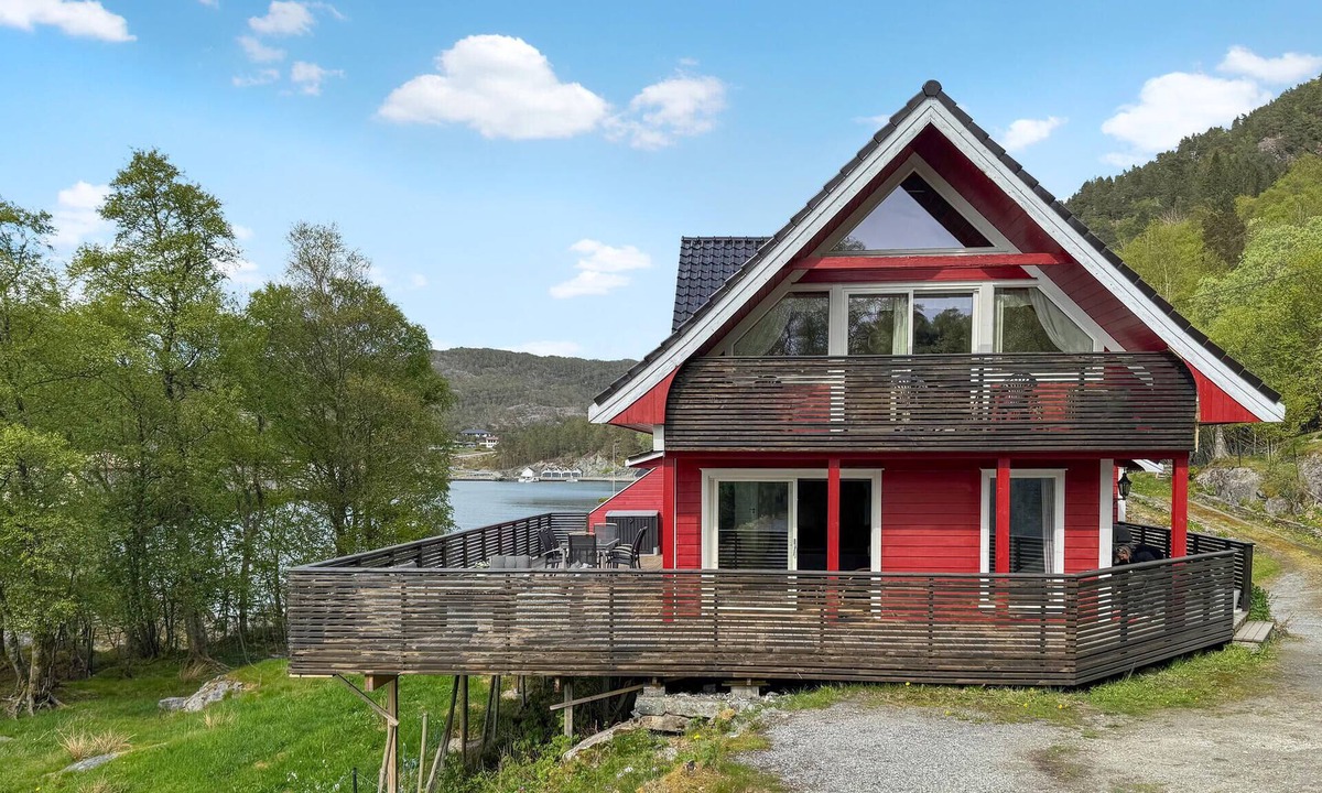 Fusa House | Stunning home in Nordtveitgrend