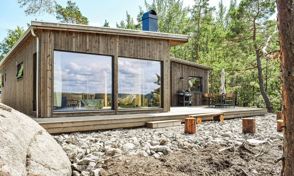 Risor House | Stunning home in Risør with ethernet internet