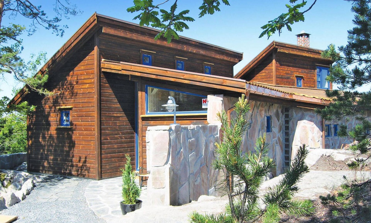 Risor House | Stunning home in Risør with sauna