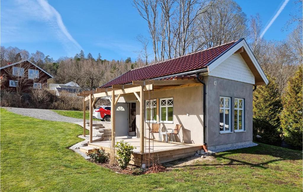 Kungalv O House | Stunning Home In Romelanda With Kitchen