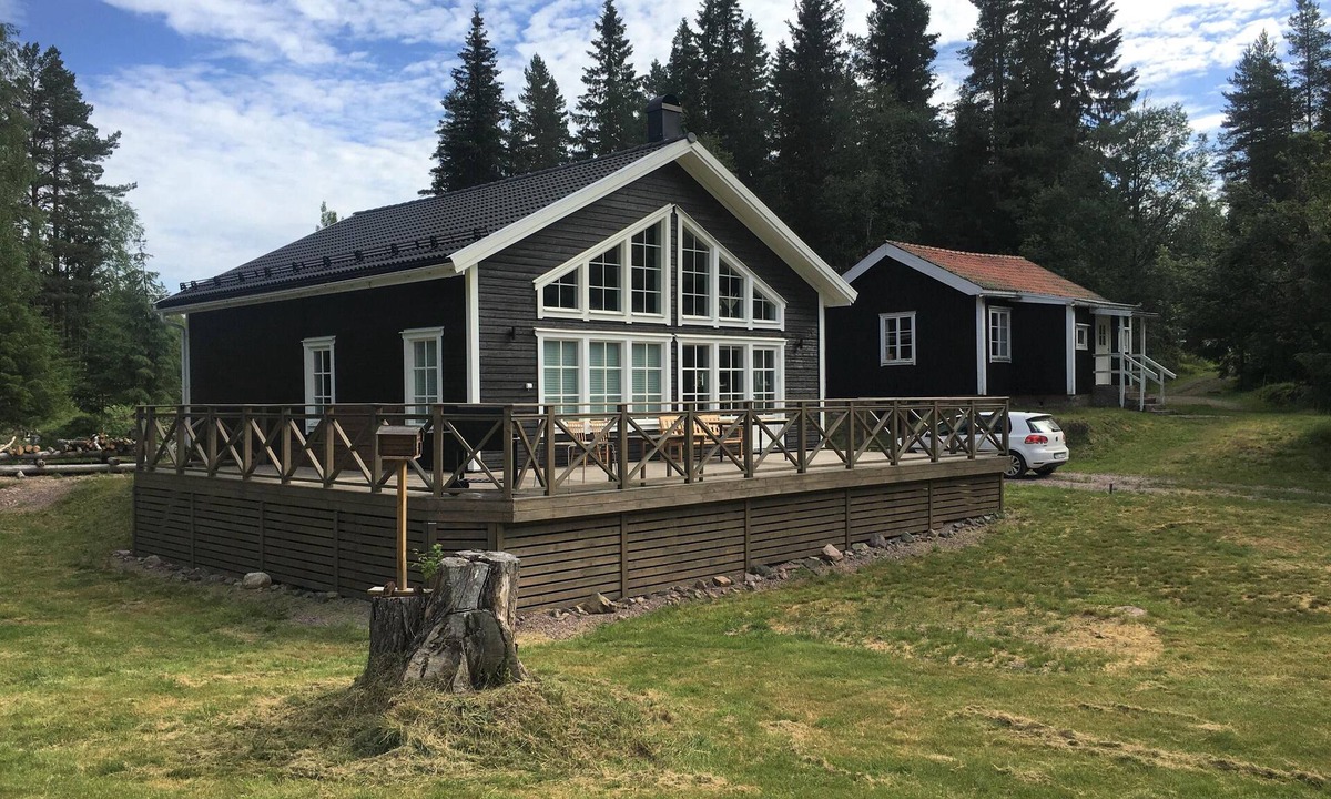 Stoten House | Stunning home in Rörbäck with 2 Bedrooms and WiFi