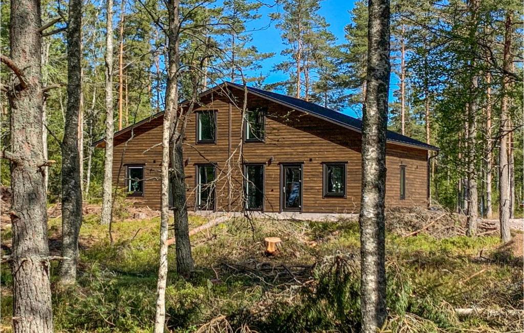 Saffle Apartment | Stunning Home In Säffle With Wifi